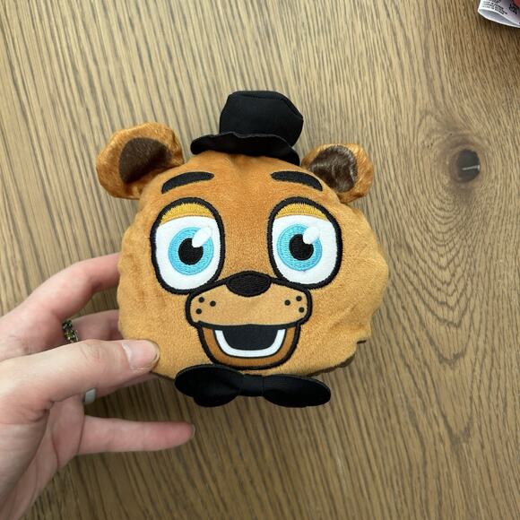 Funko Five Nights at Freddy’s FNAF Reversible Head 4” Plush Freddy, Chica, Foxy - Picture 12 of 15
